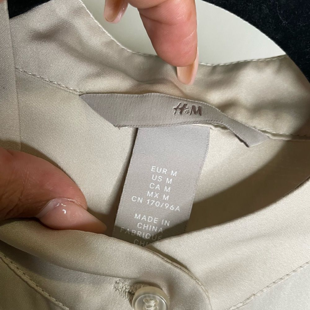H&M Button Down Blouse - Picture 5 of 8